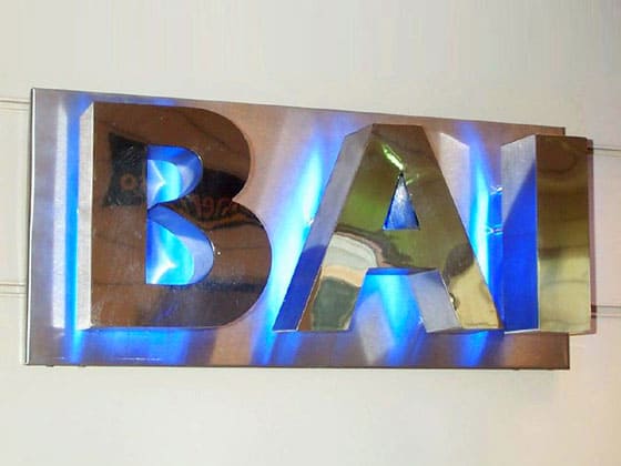 letras metal con luz